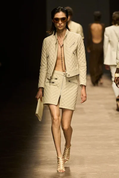 Look 22